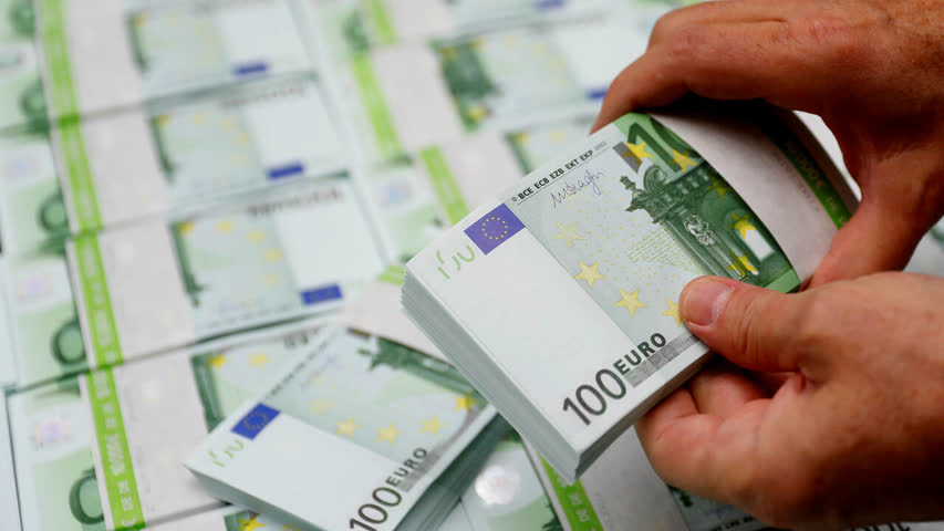 Фото - Финские таможенники назвали причину изъятия евро у россиян